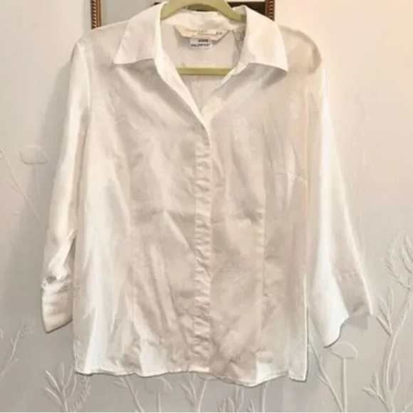 PENMANS VINTAGE White Blouse with Floral Design - Picture 7 of 7